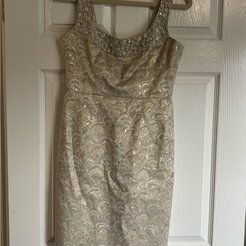 Maggy London gold sleeveless scoop-neck sheath dress